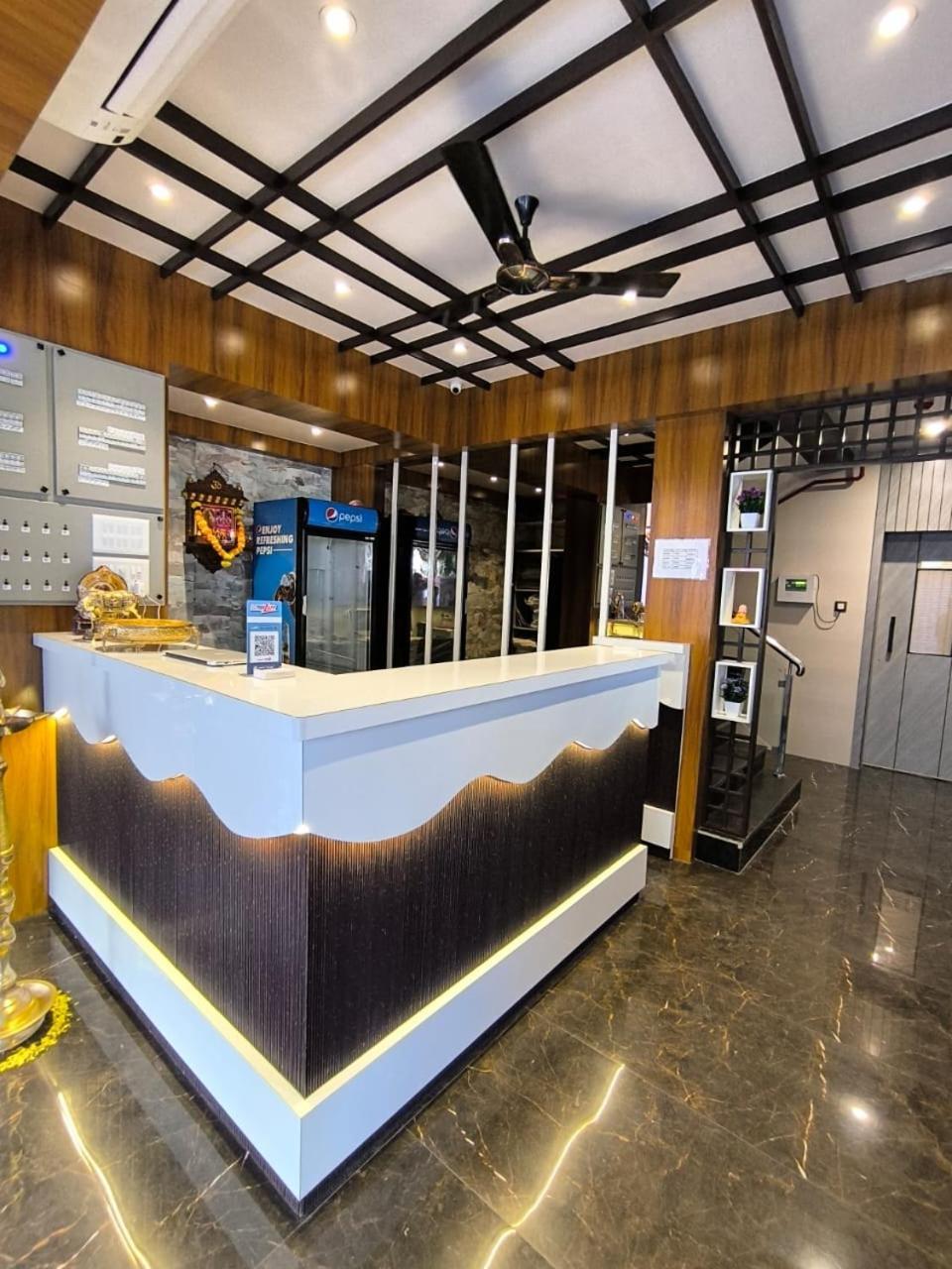 Sharan Residency Hotel Nova Bombaim Exterior foto