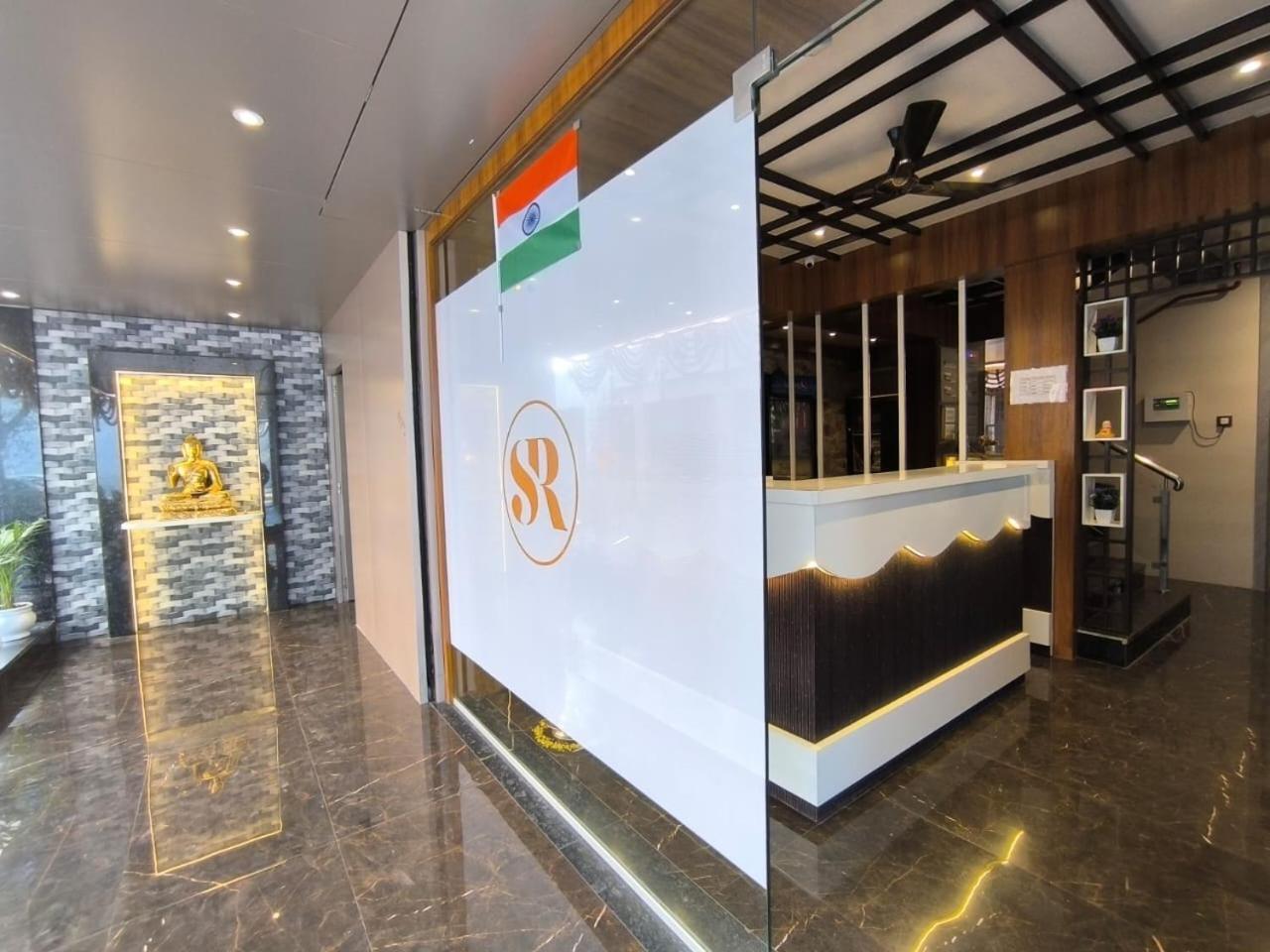 Sharan Residency Hotel Nova Bombaim Exterior foto